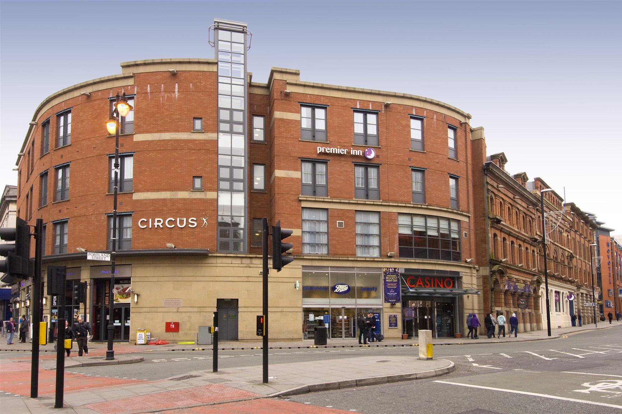 Premier Inn Manchester City Centre エクステリア 写真