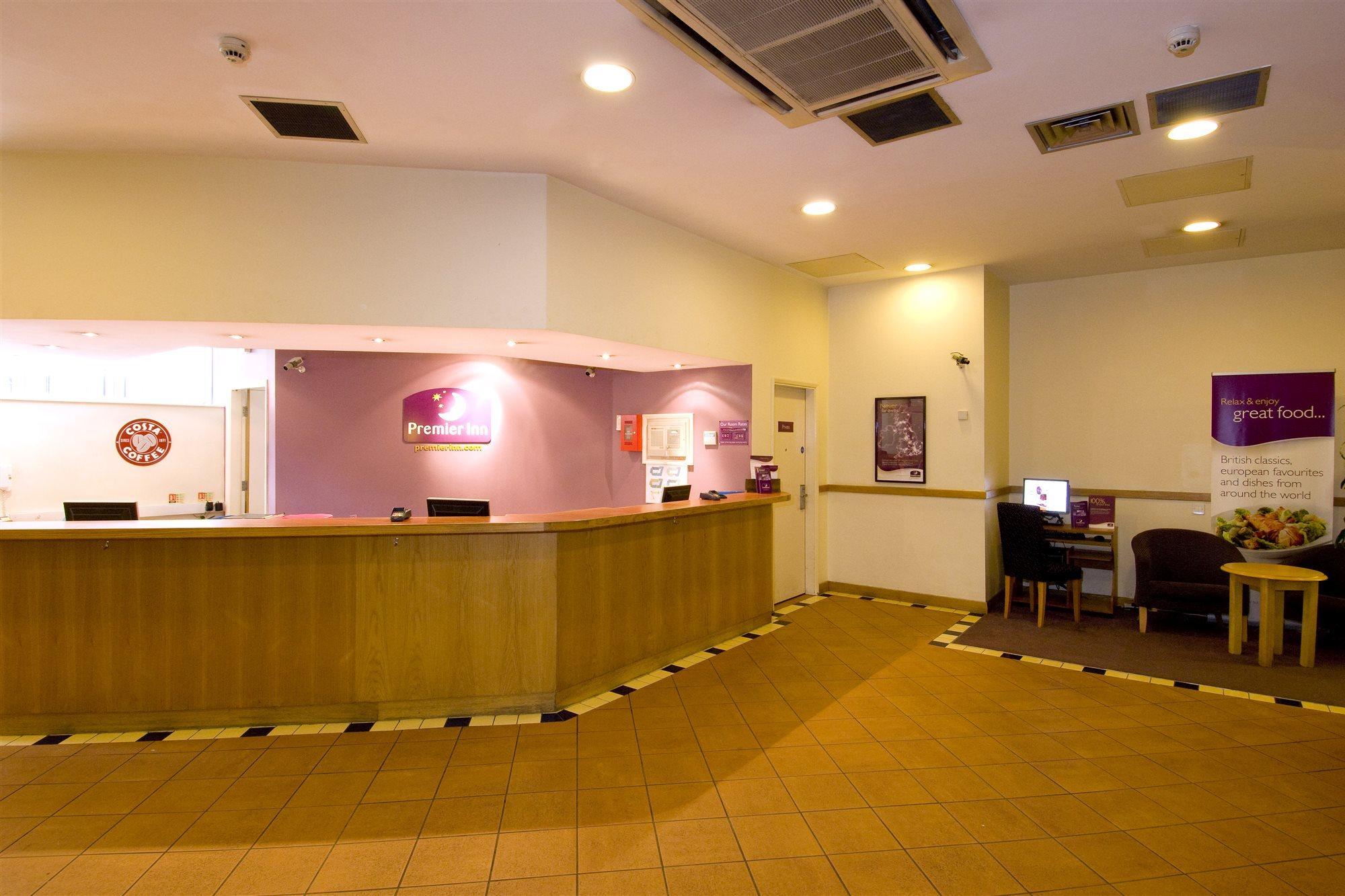 Premier Inn Manchester City Centre エクステリア 写真
