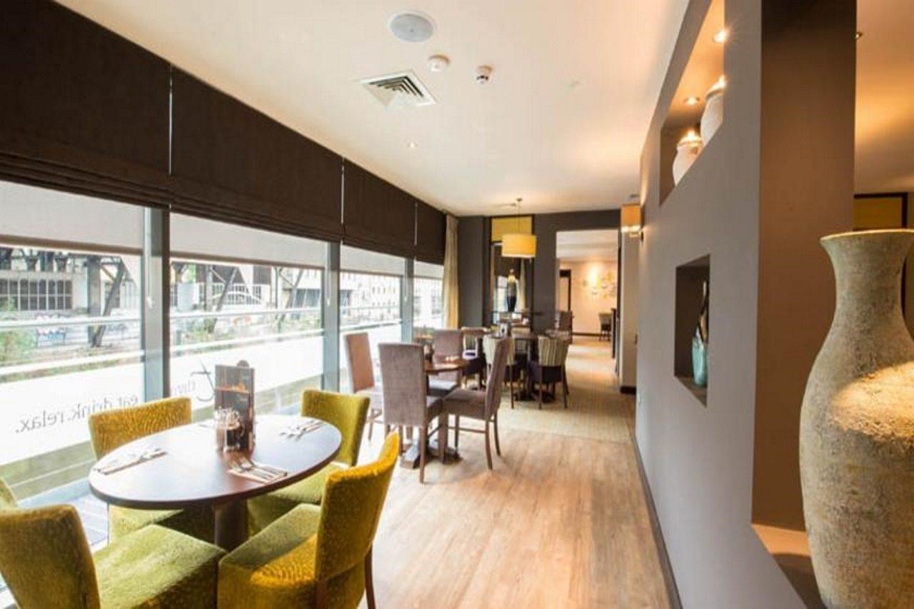 Premier Inn Manchester City Centre エクステリア 写真