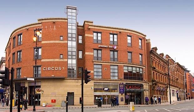 Premier Inn Manchester City Centre エクステリア 写真